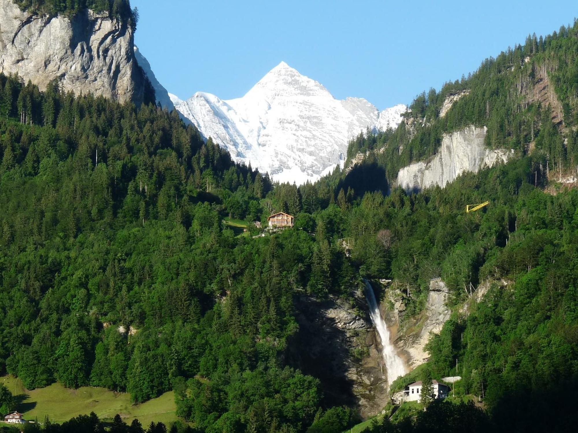 Dunkel Blaue Maus Bed and Breakfast Meiringen Eksteriør billede